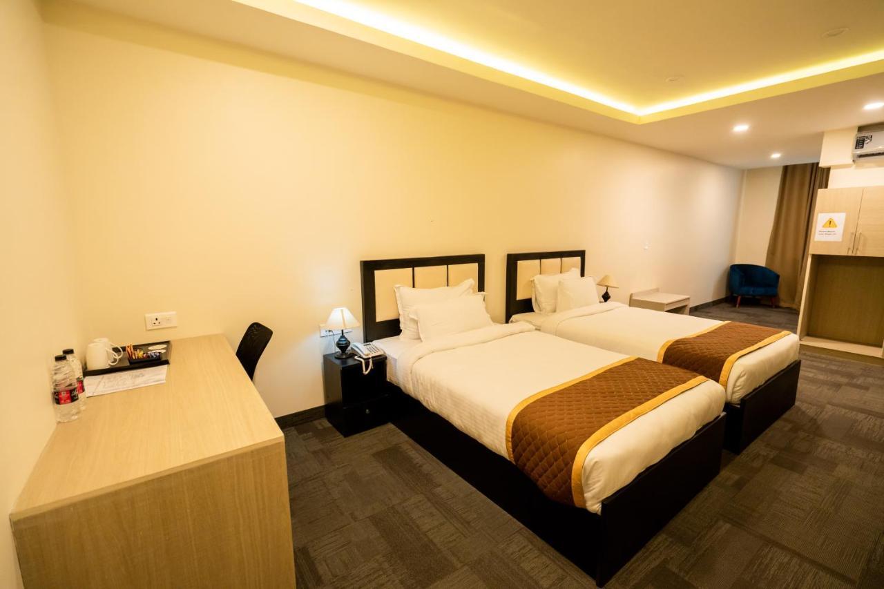 Royale Lalawi Hotel Aizawl Exterior photo